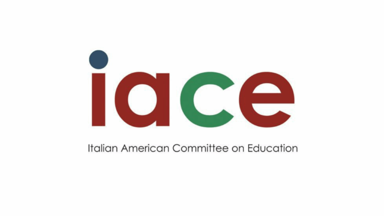 Vai alla pagina https://www.iacelanguage.org/registration-page/